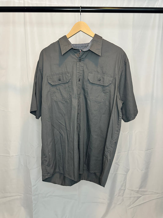 Wrangler Short Sleeve Button-up - L